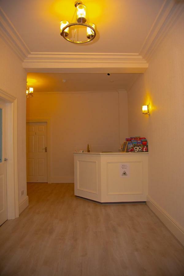 Carmel House Hotel Llandudno Bagian luar foto