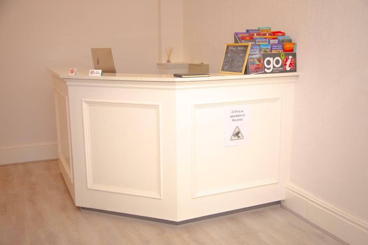 Carmel House Hotel Llandudno Bagian luar foto